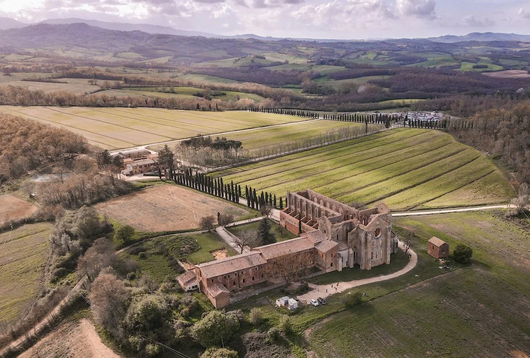 Planning my wedding in tuscany Italy, Abbazia San Galgano Abbey - my wedding venue in italy
