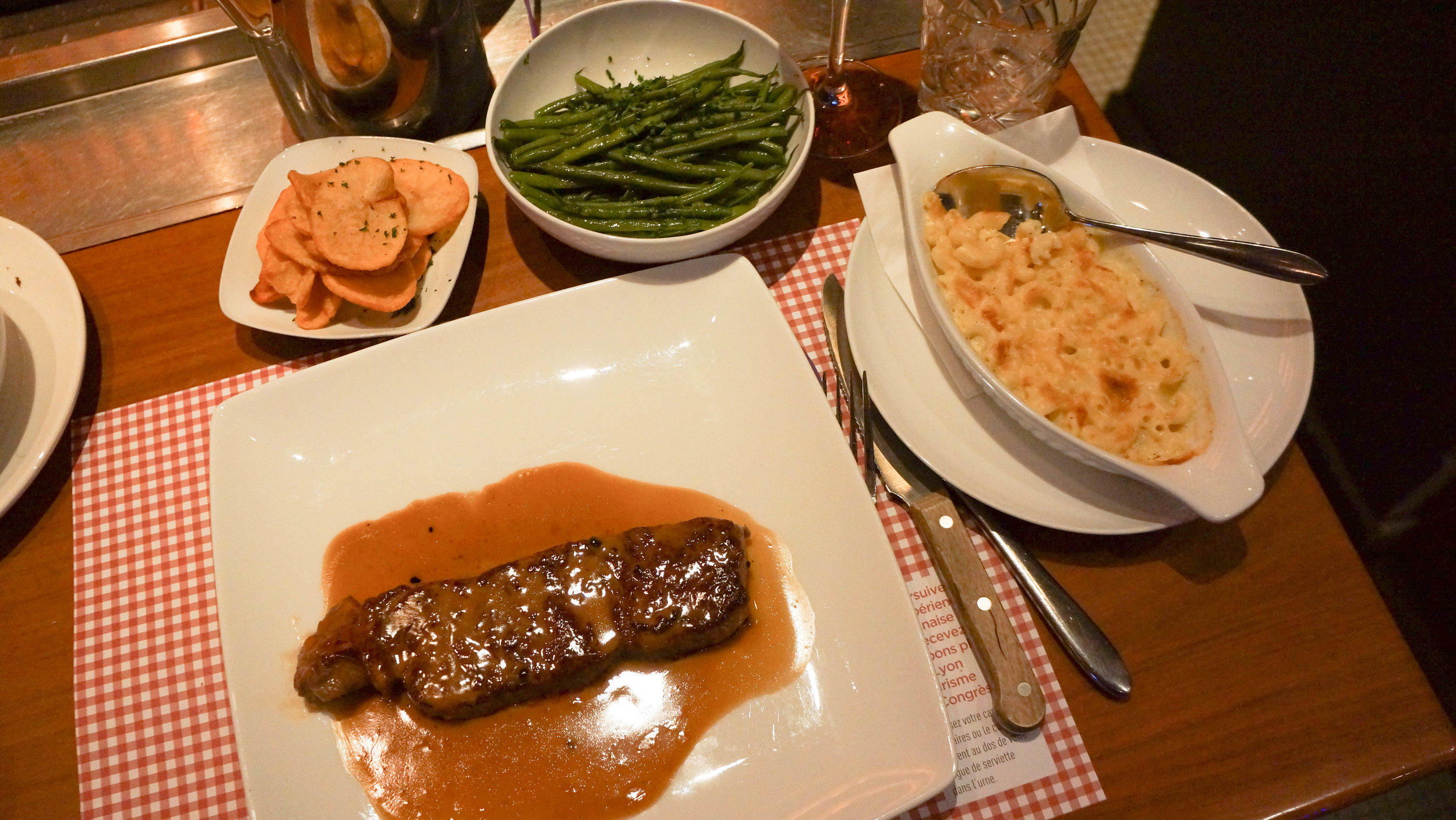 Beef sirloin steak, flambéed with cognac and doused in a black peppercorn sauce 