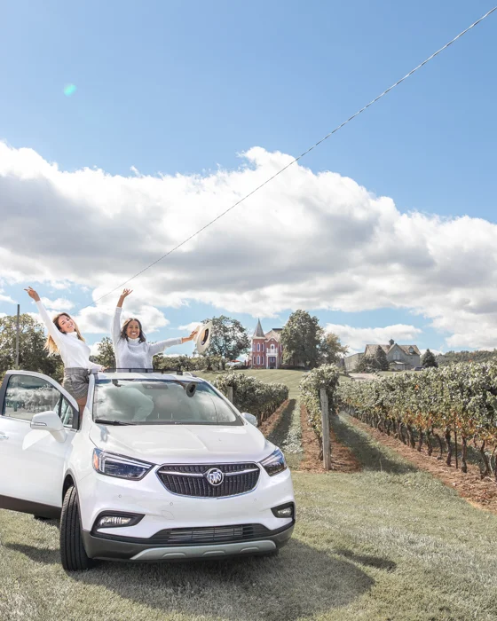 Krystle (@DineAndFash) and I living our best lives in the Buick Encore! A quick stop for a photo at Peninsula Ridge Winery!