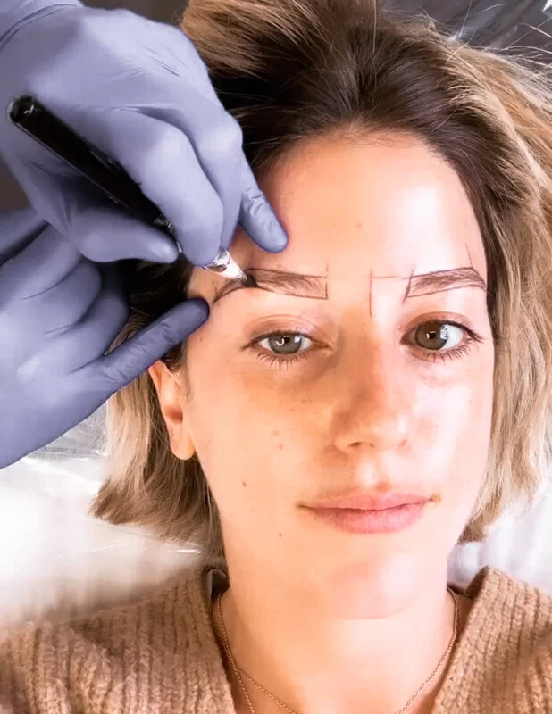 microbladed eyebrows