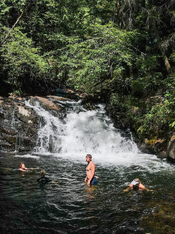 Lang Creek Trail Waterfall &amp; Swimming Pool