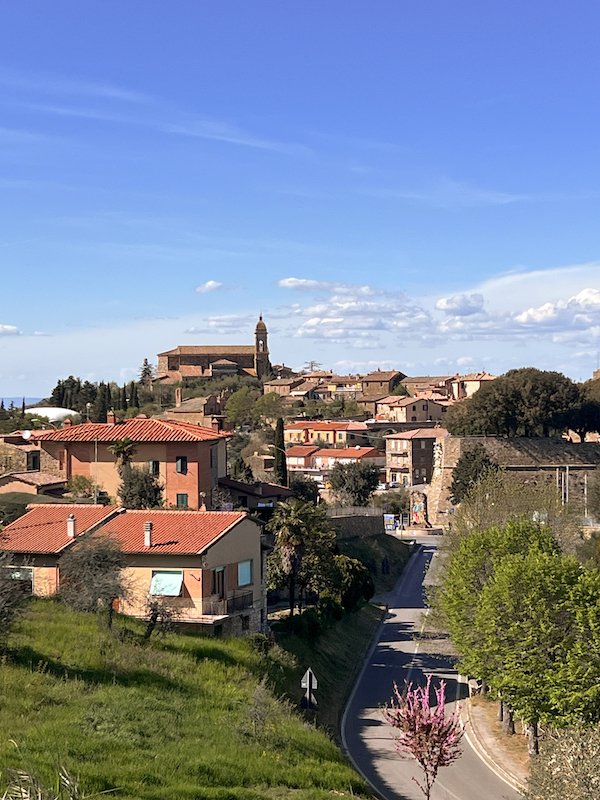 Planning my wedding in Italy - Montalcino Tuscany in the italian countryside.jpg