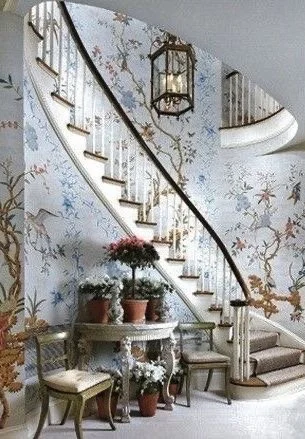 Interior design trends 2022 - Statement walls and grandmillennial wallpaper