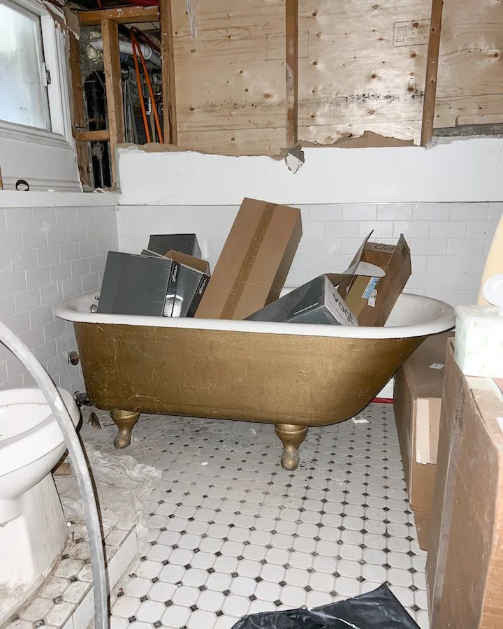 toronto home renovations - cast iron tub refinishing and painting