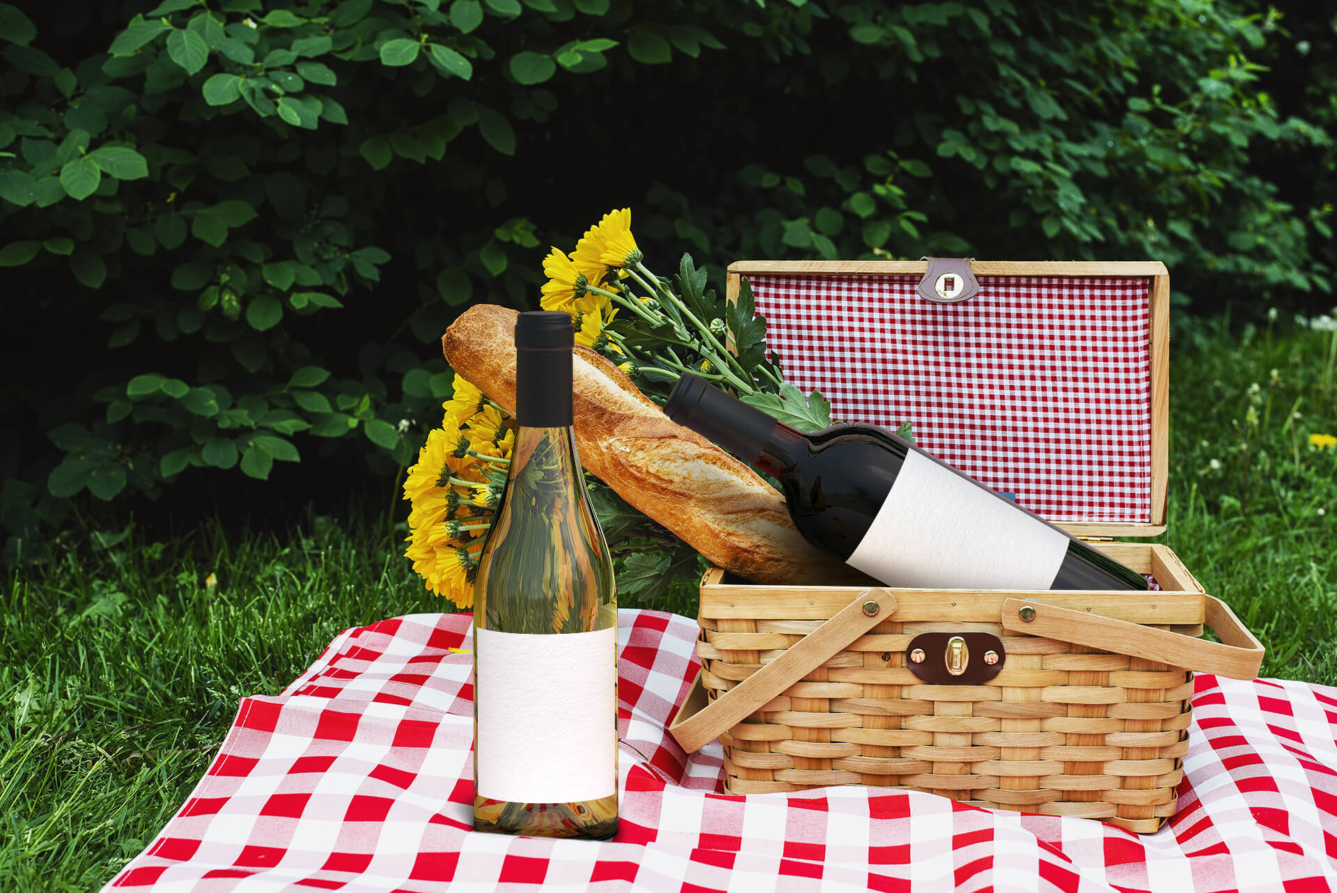 Summer picnic basket