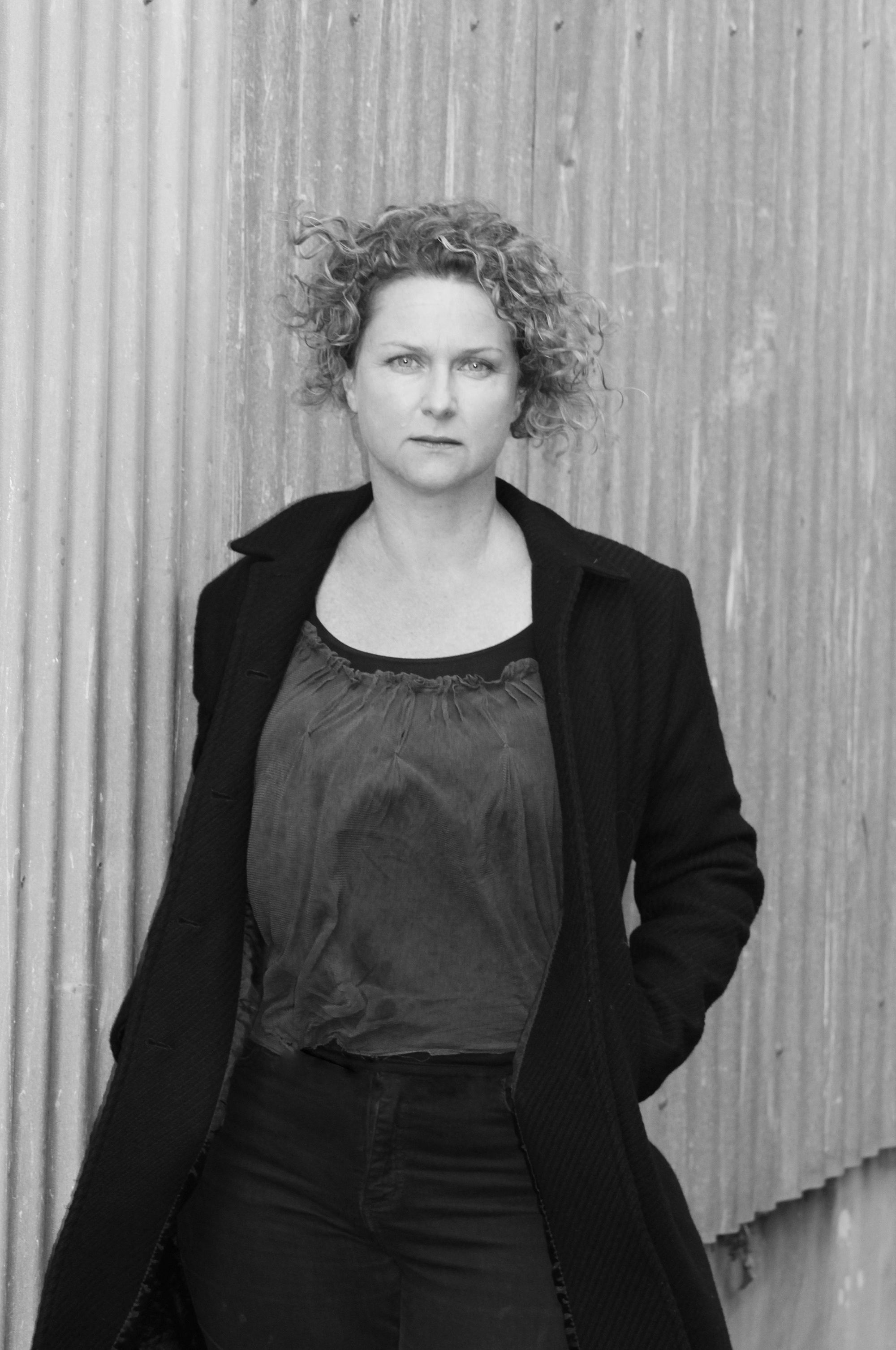 Emma+Viskic+Author+Photo+01-4+smaller+copy.jpg