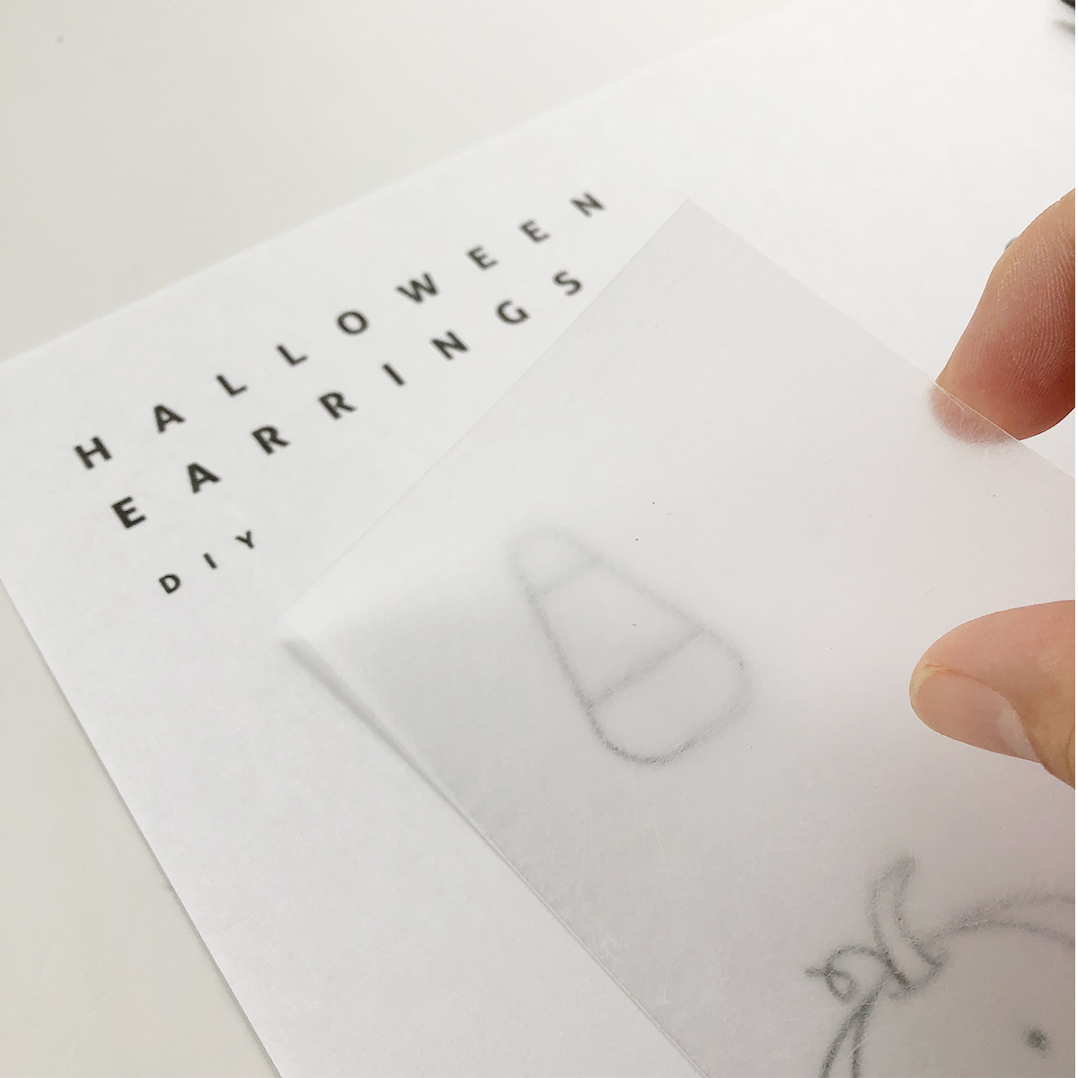 DIY-Halloween-Earrings-01.png