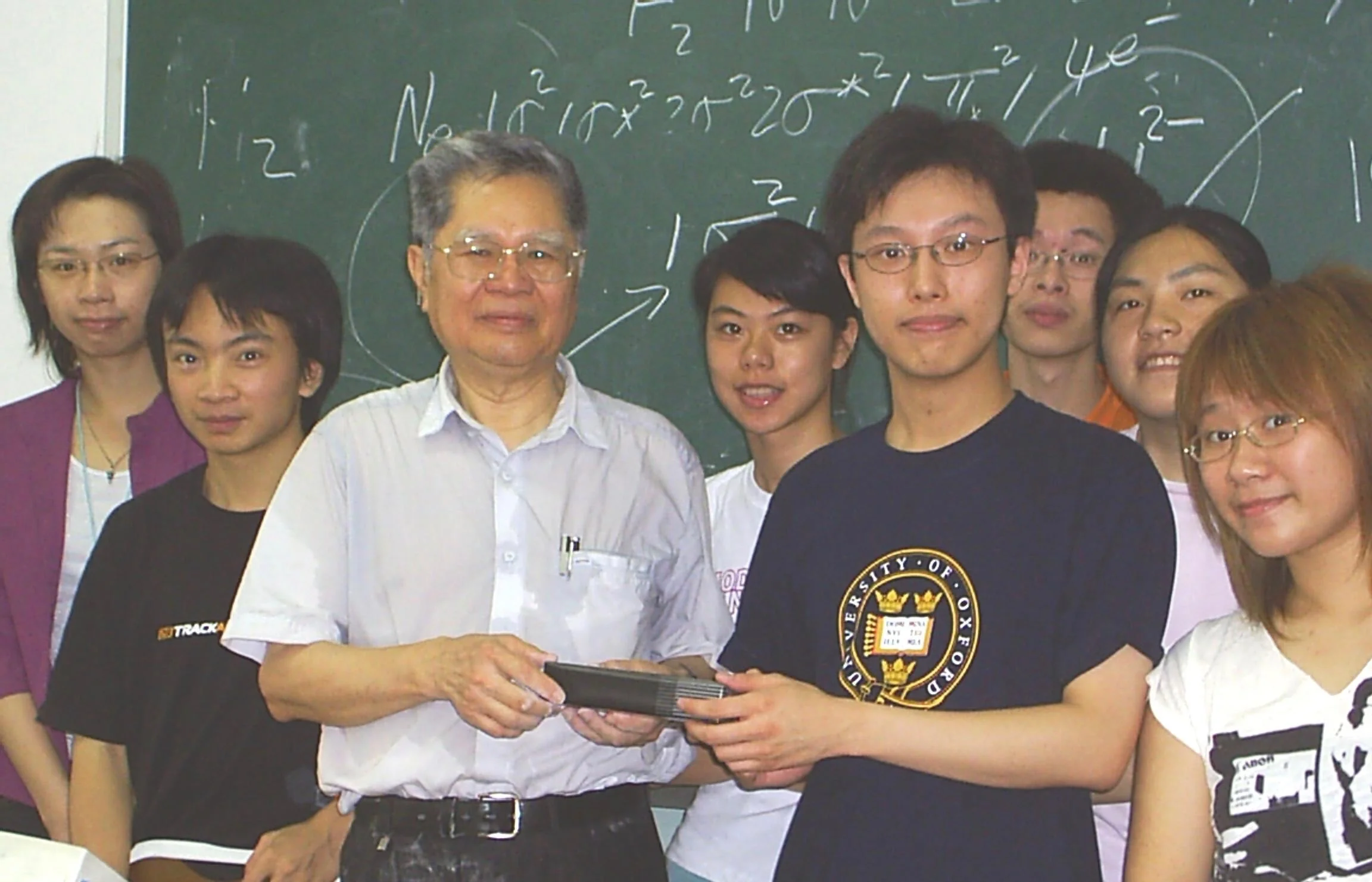 《放眼论才俊，首推潘毓刚》