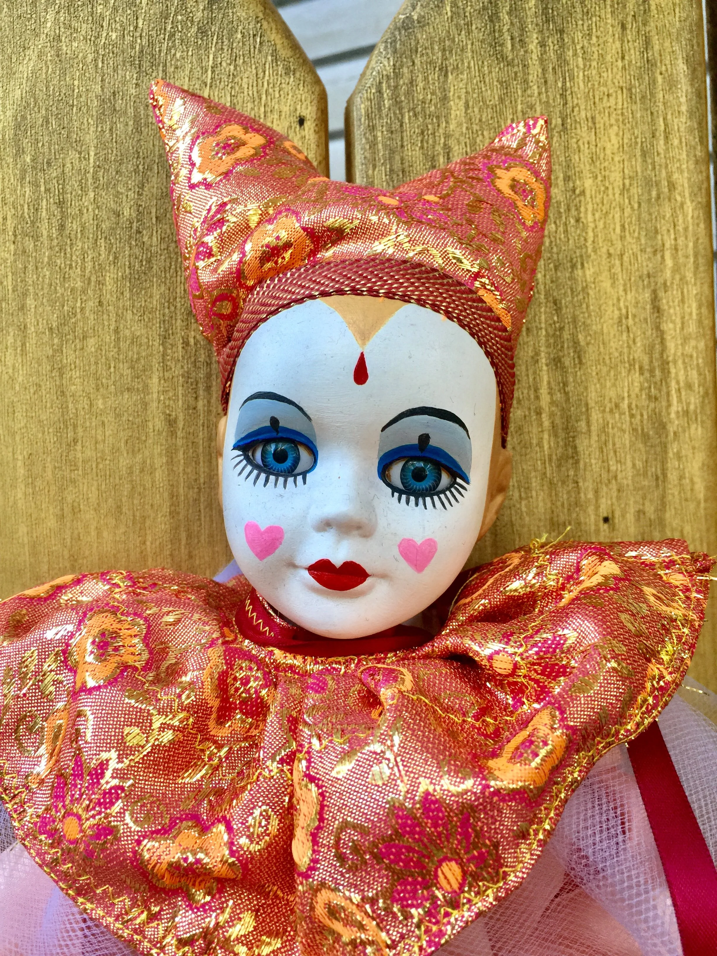 HARLEQUIN DOLL detail