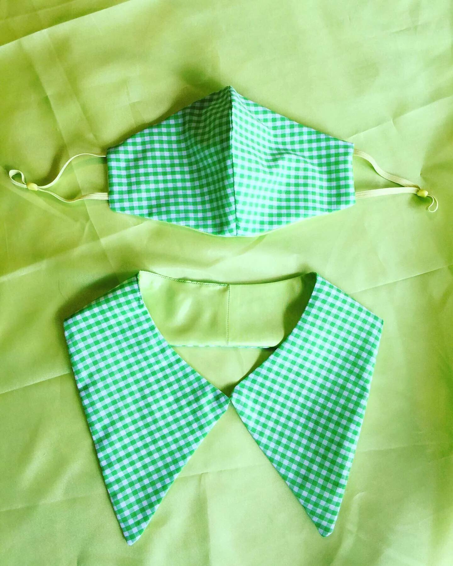 Green Gingham Mask & Collar Set