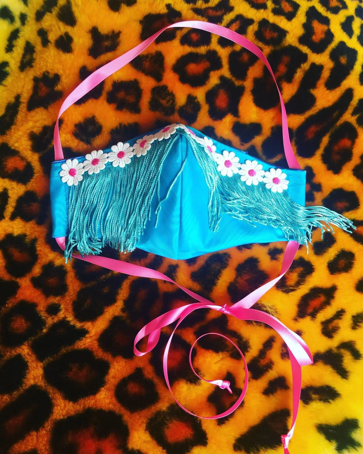 Daisy Fringe Mask