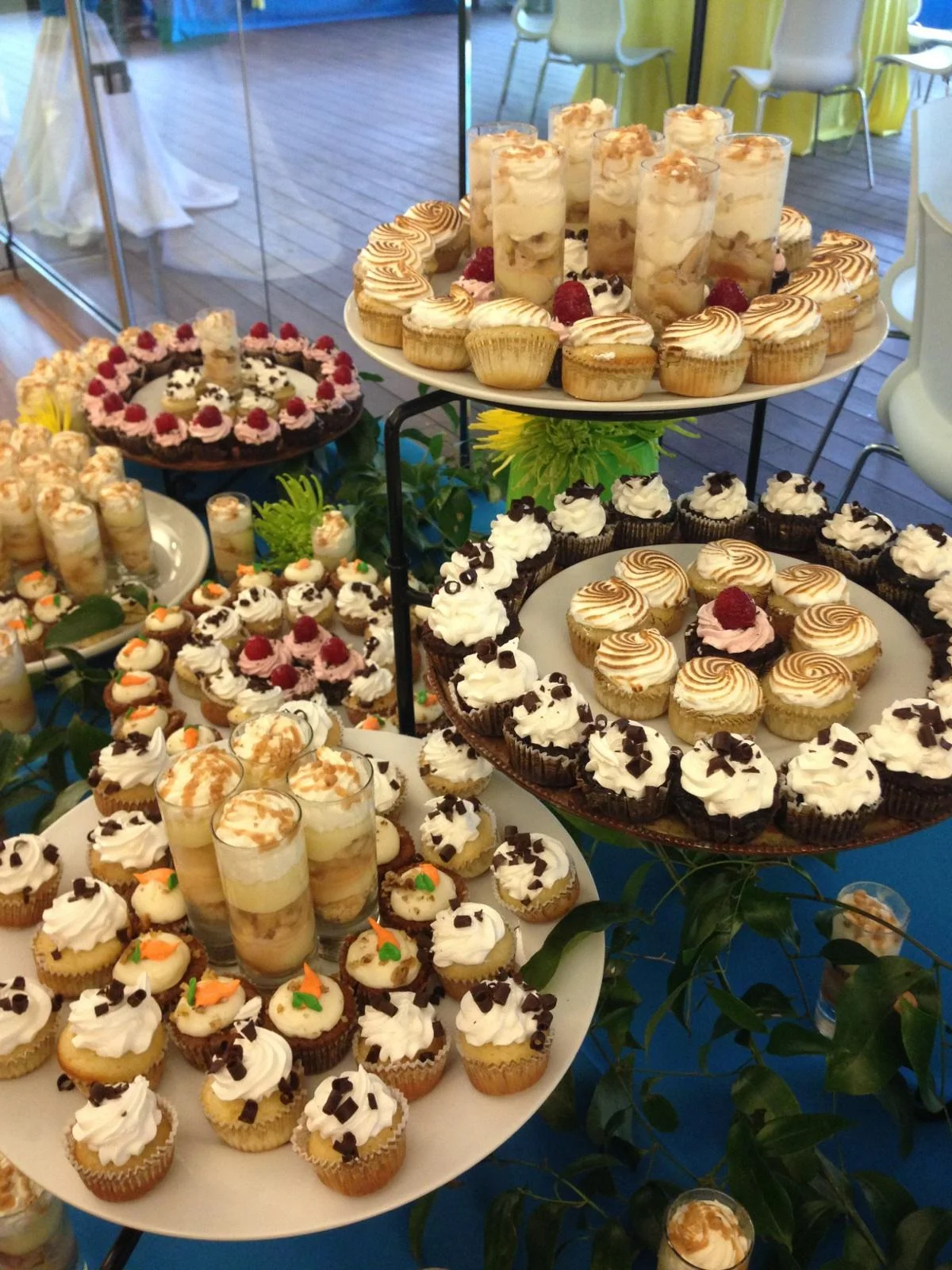 Mini cupcakes,dessert shots