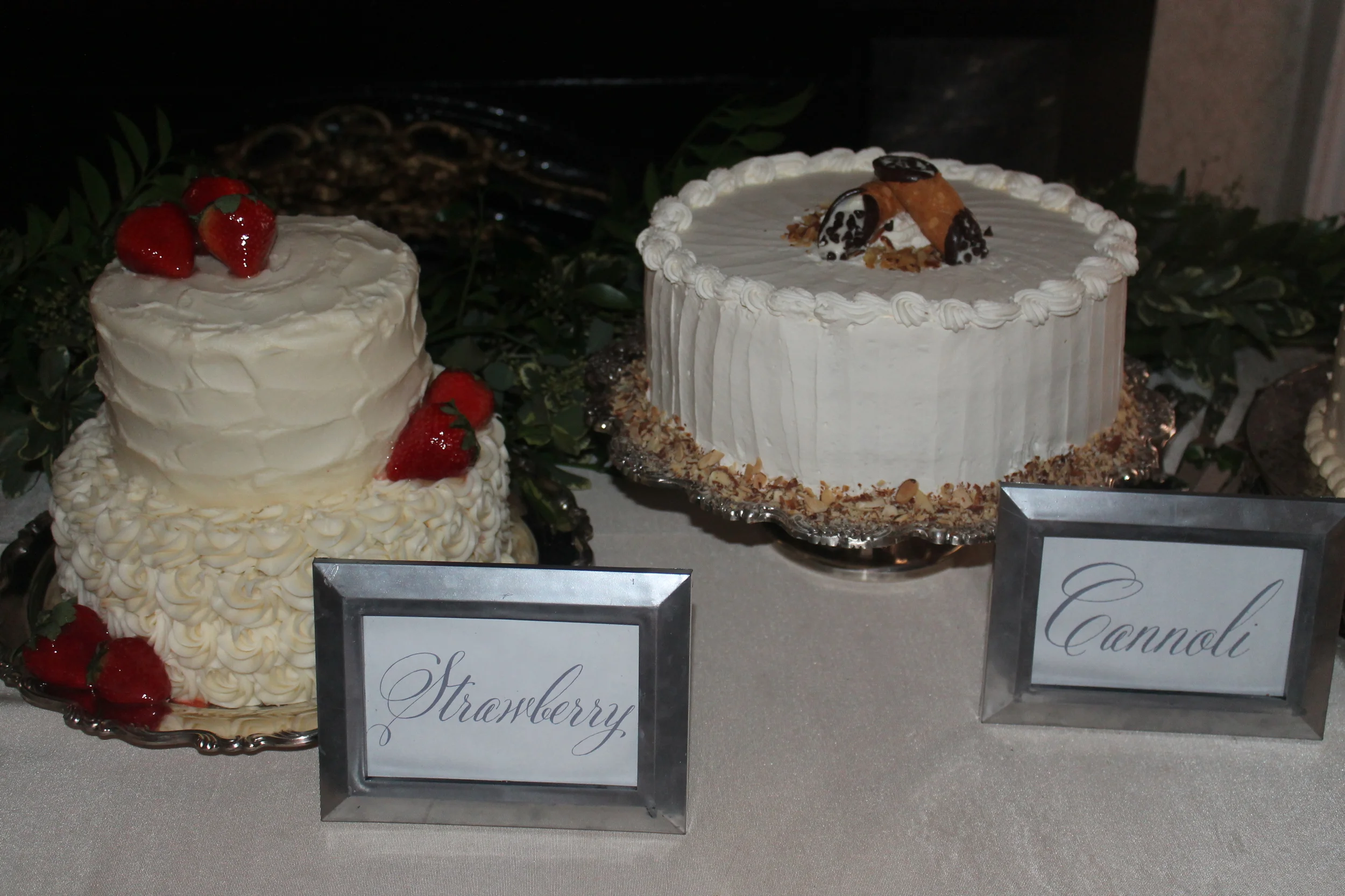 melissa Frederick - tiered and single cakes 4.JPG