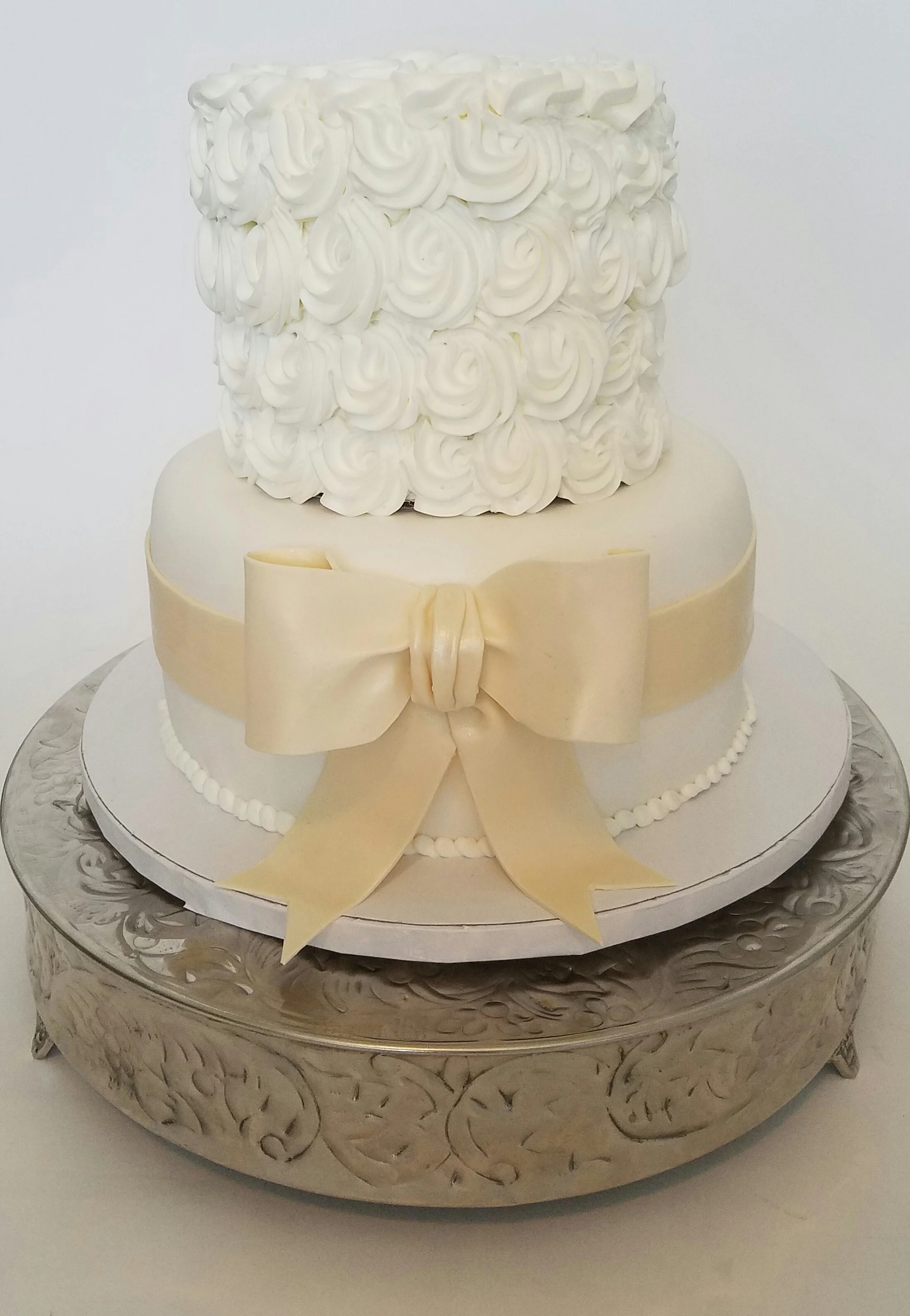 9x6 2 tier wedding cake 