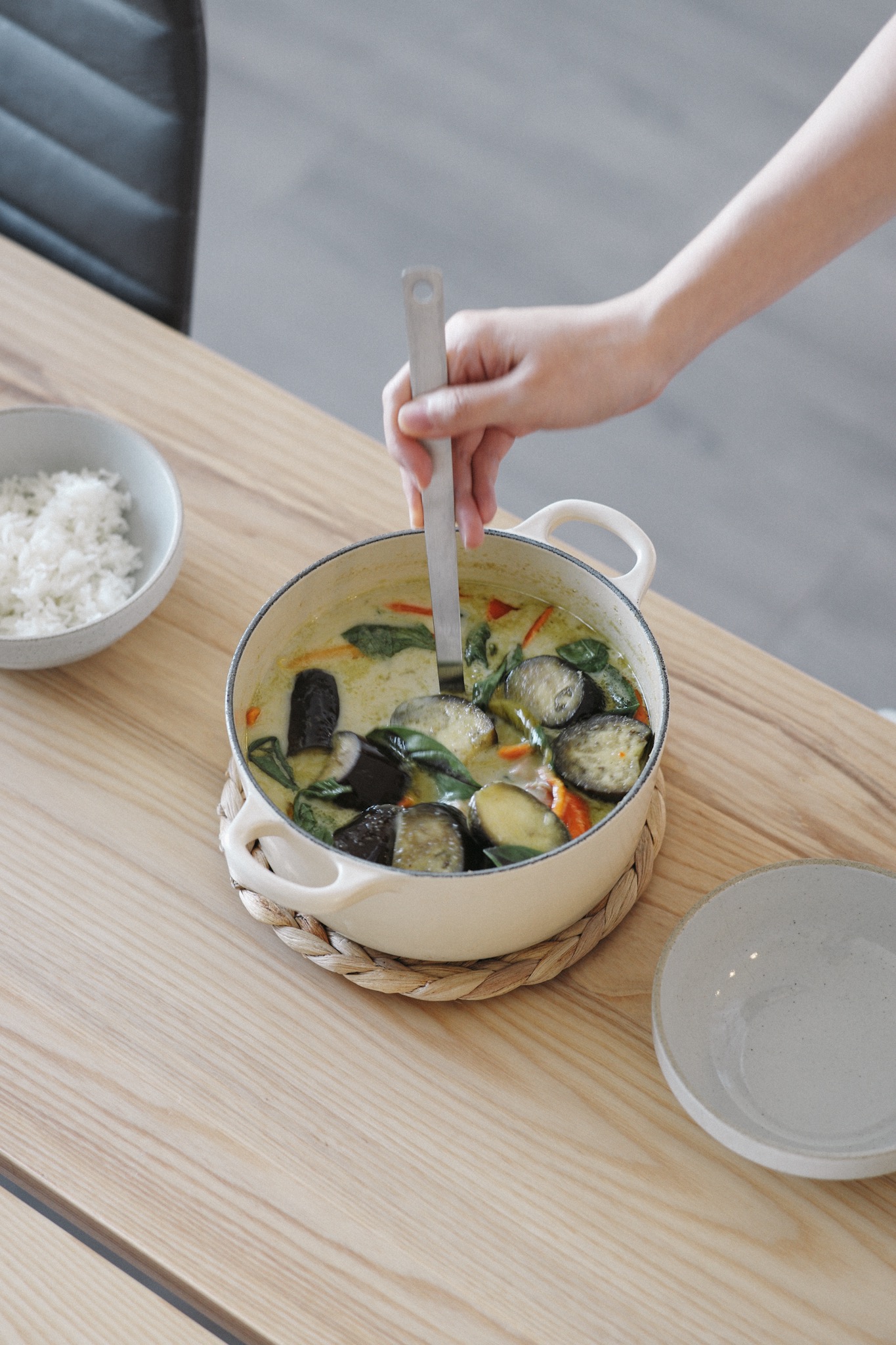 Green curry with eggplant and chicken thighs