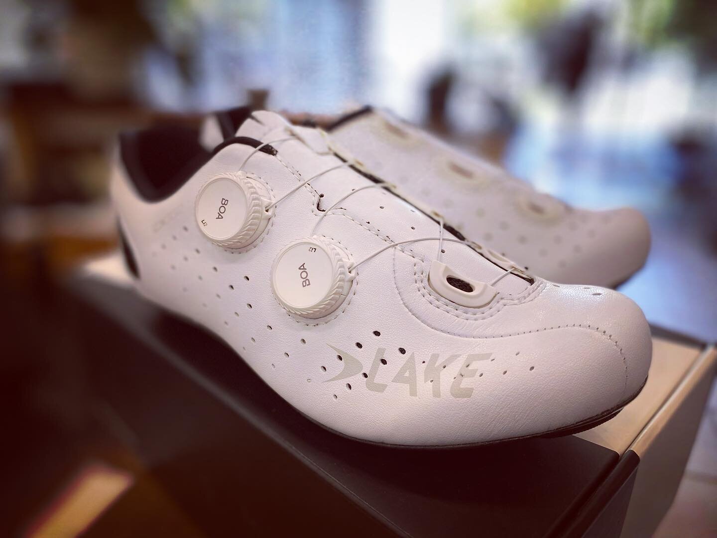 The new white on white CX332 from @lakecycling 

You can never have too much white on the cycling shoes!! #lakecycling #cyclingshoes