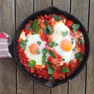 TOMATO BAKED EGGS