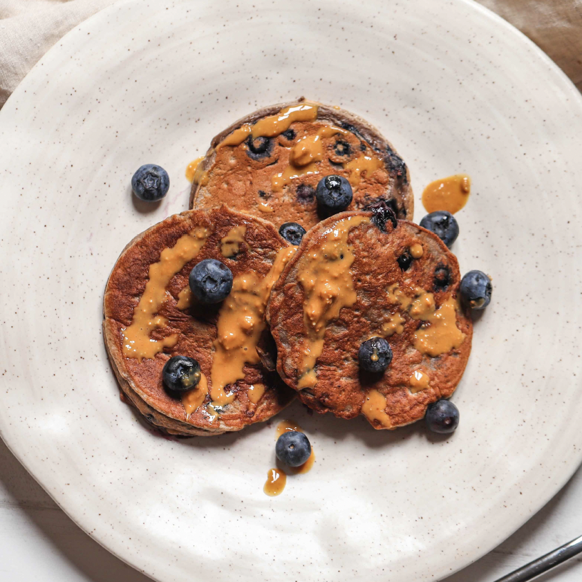 HIGH PROTEIN BLUEBERRY PANCAKES
