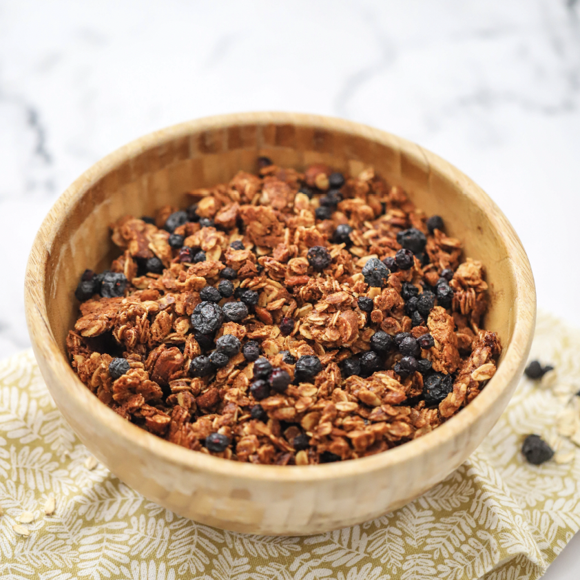 PEANUT GRANOLA WITH BLUEBERRIES