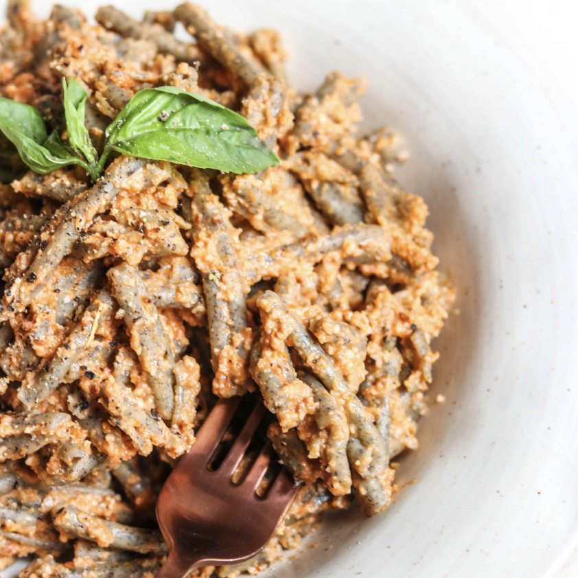 CREAMY VEGAN SUN-DRIED TOMATO PASTA