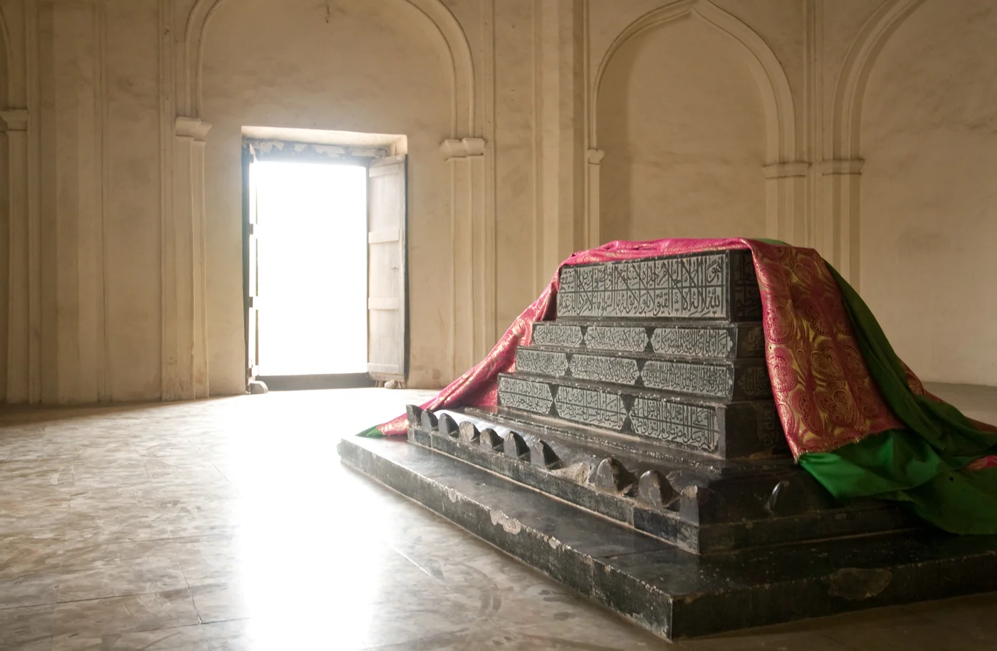 Memorium.jpg
