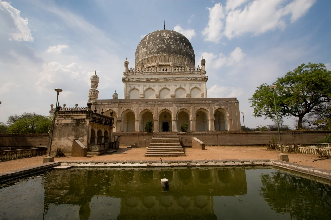 QutubShahi_Tombs.jpg
