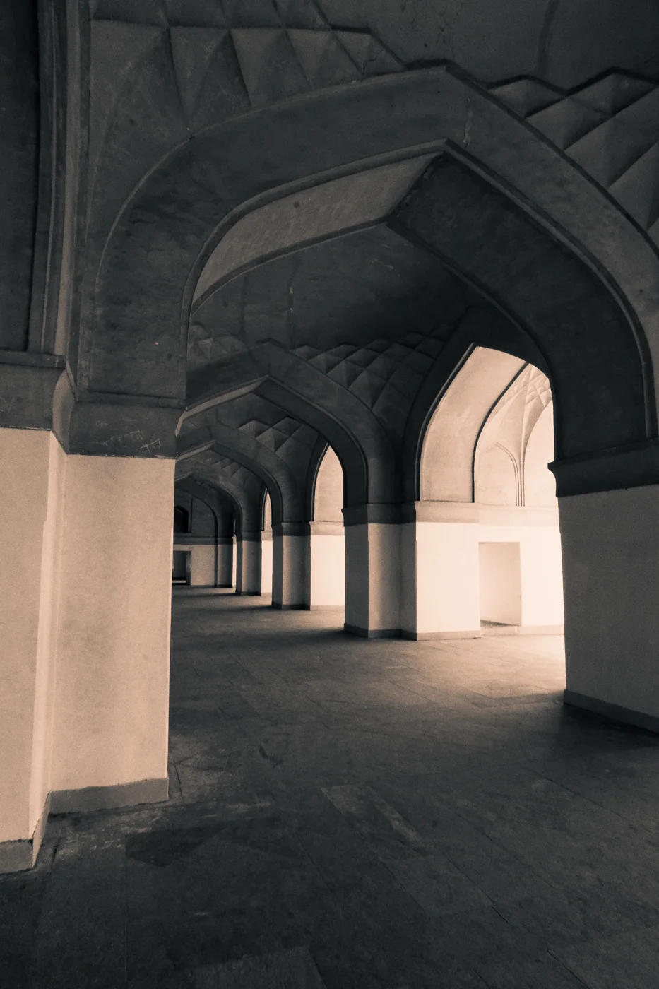 Tomb_of_Akbar_The_Great.jpg
