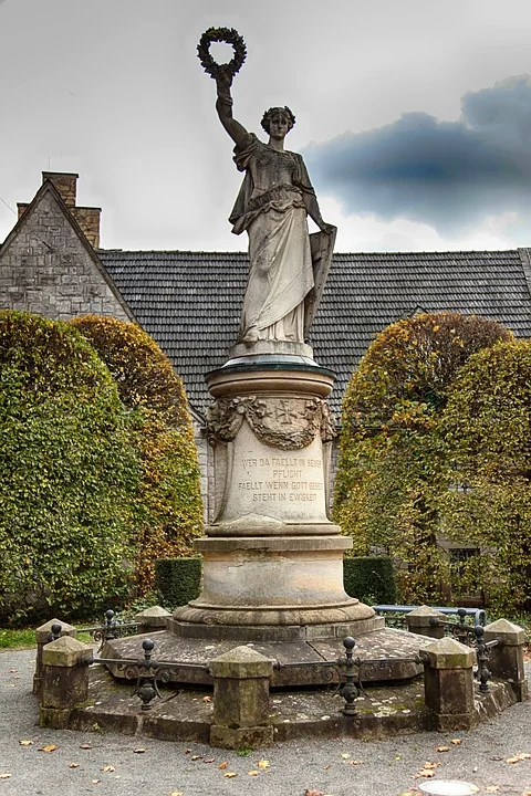 laurels head wreath.jpg