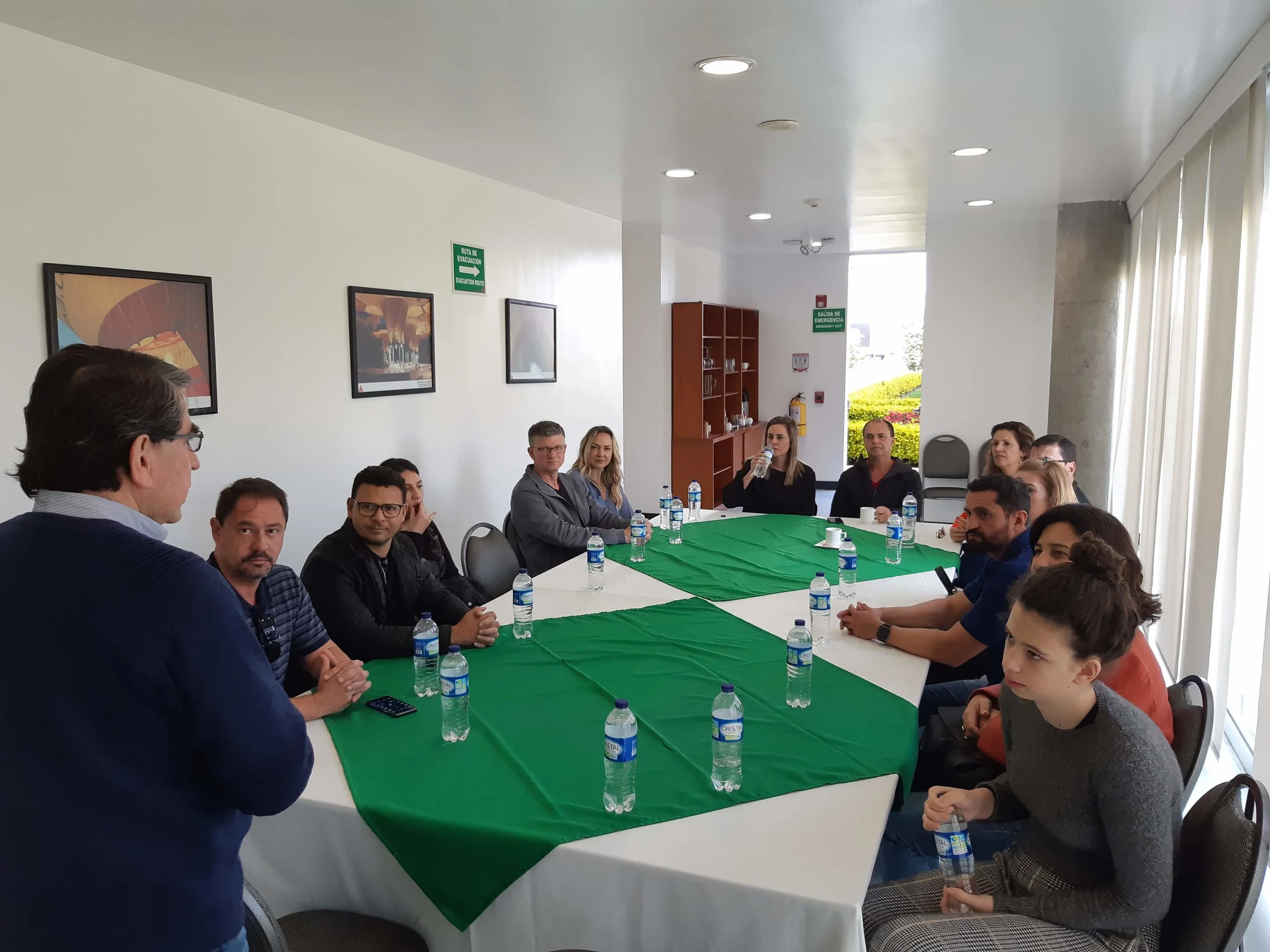 G8 visita operações da Sika e conhece modelos de distribuição na Colômbia