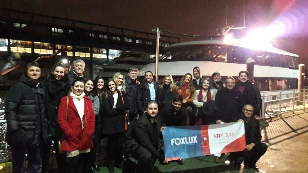 O time G8+Foxlux em Nova York, para prestigiar a feira da NRF.