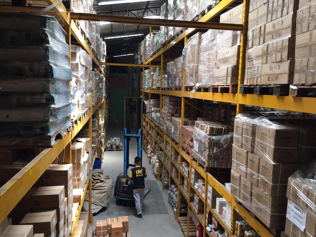 O G8 passa a cobrir todas as regiões do país, somando a área de cobertura dos onze membros. São 19 CDs que distribuem para cerca de 78 mil clientes pelo território nacional. Na foto acima, a estrutura da Mass.