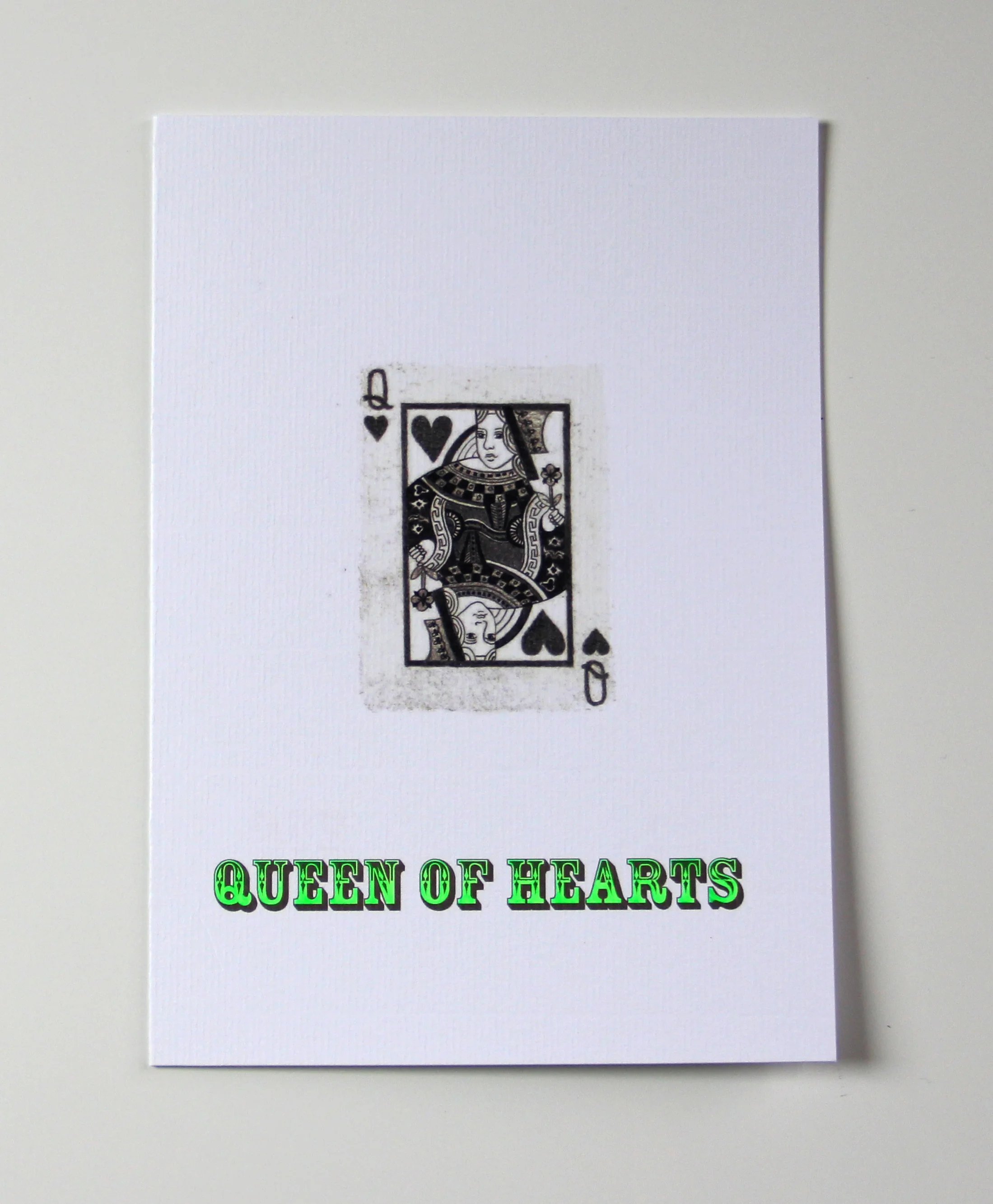 QUEEN OF HEARTS GLOW-IN-THE-DARK NEON CARD