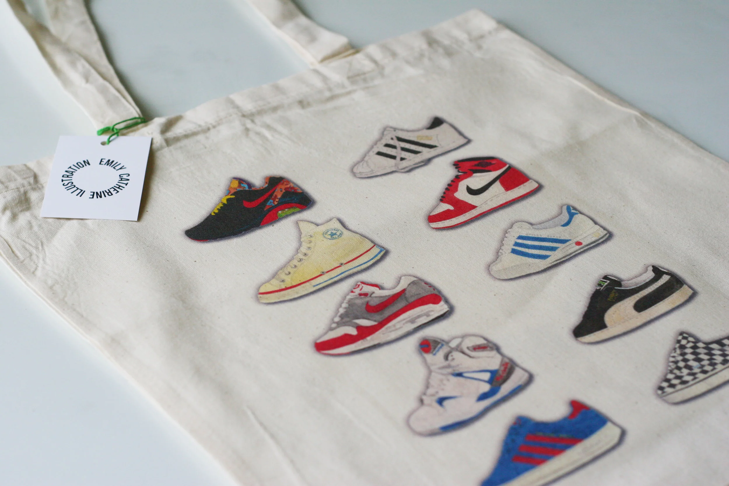 FRESH KICKS TOTE BAG