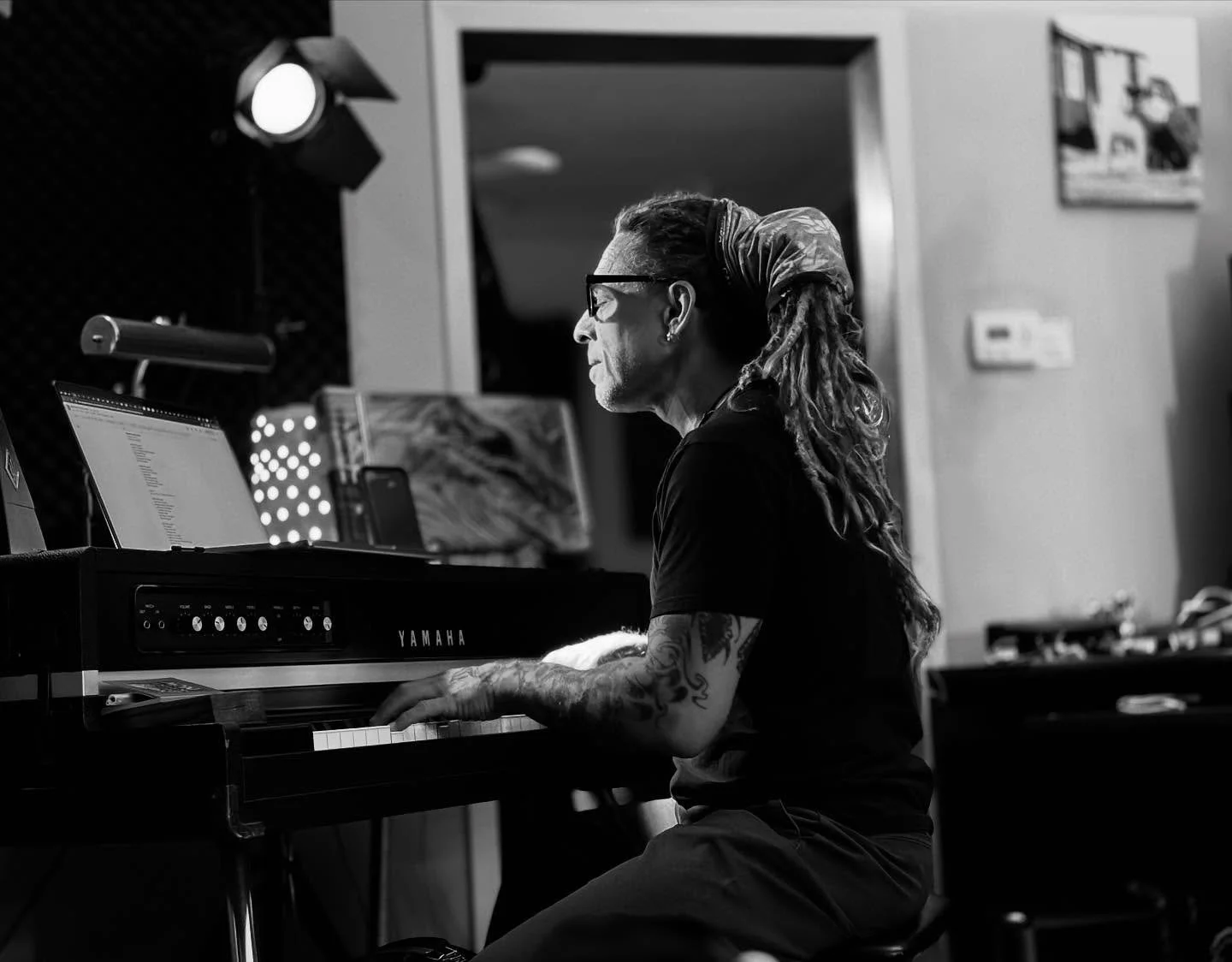 MY 2AM VIEW 
Songwriting 
@marshalldane 
What songs are made of …
Nuvole Bianche (White Clouds)
Ludovico Einaudi β§ 2003