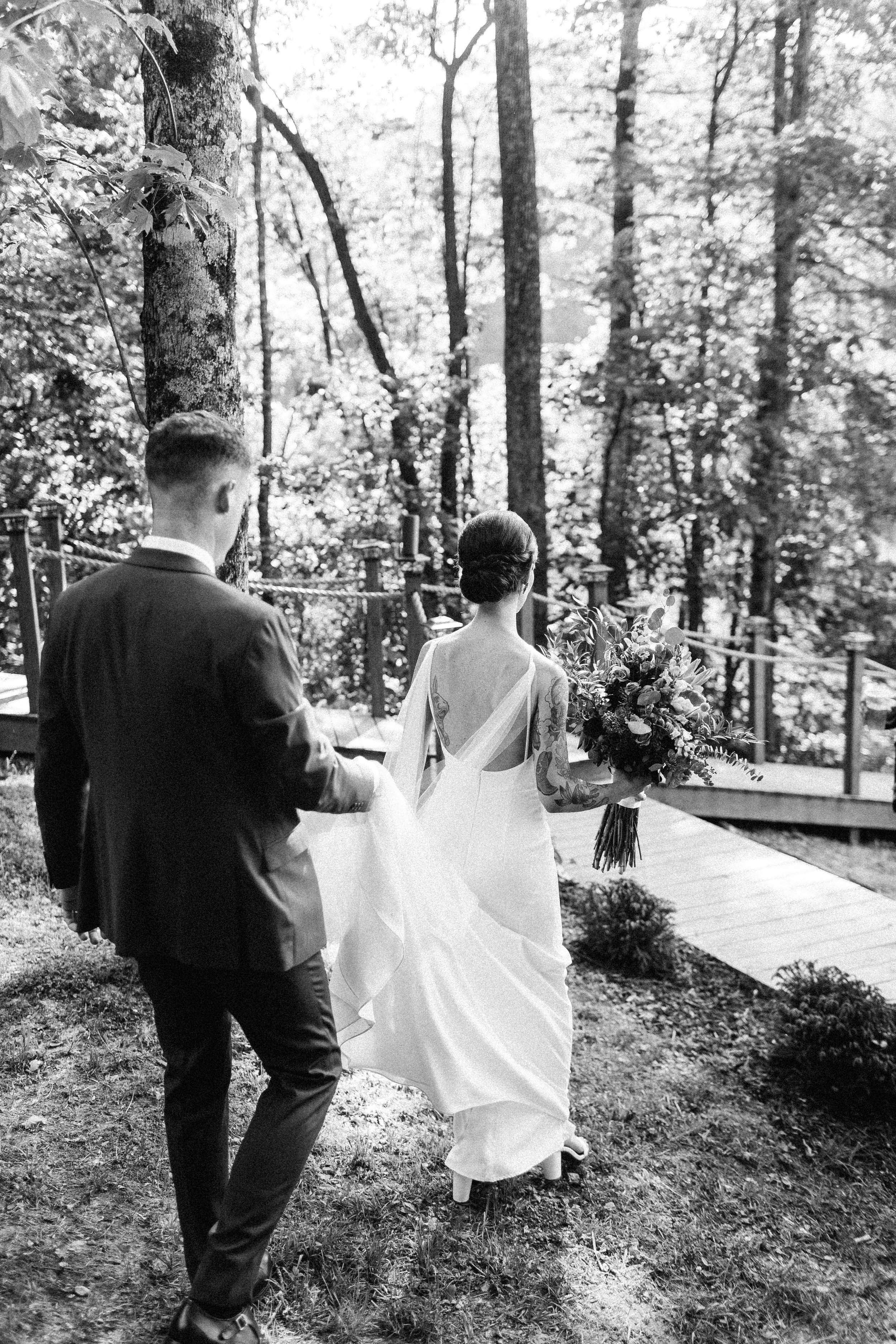 ellijay_cabin_intimate_wedding_georgia_geometric_altar_bridal_cape_diy_1518.jpg
