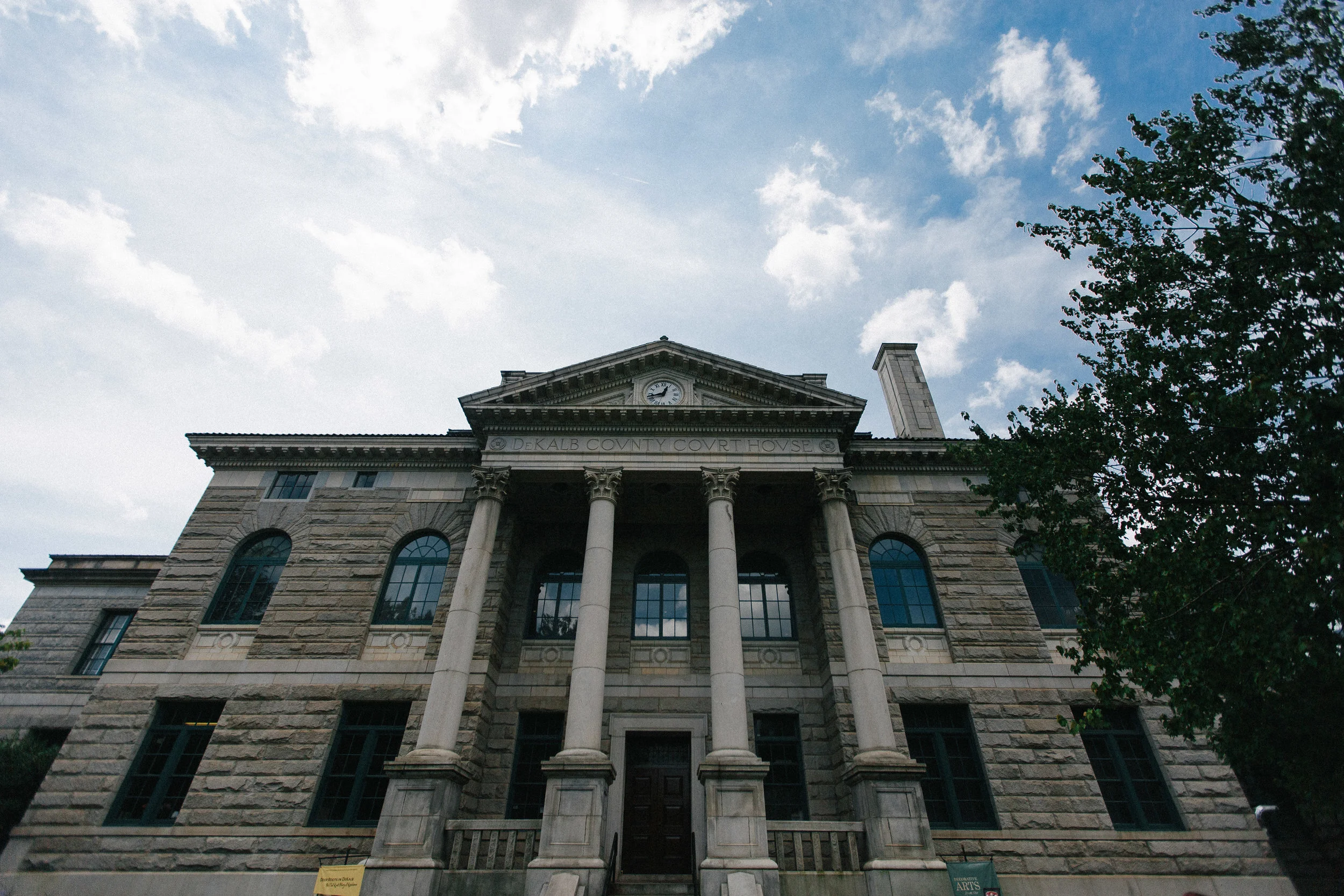 atlanta_dekalb_history_center_old_courthouse_intimate_weekday_wedding_stylish_elegant_w_midtown_1164.jpg