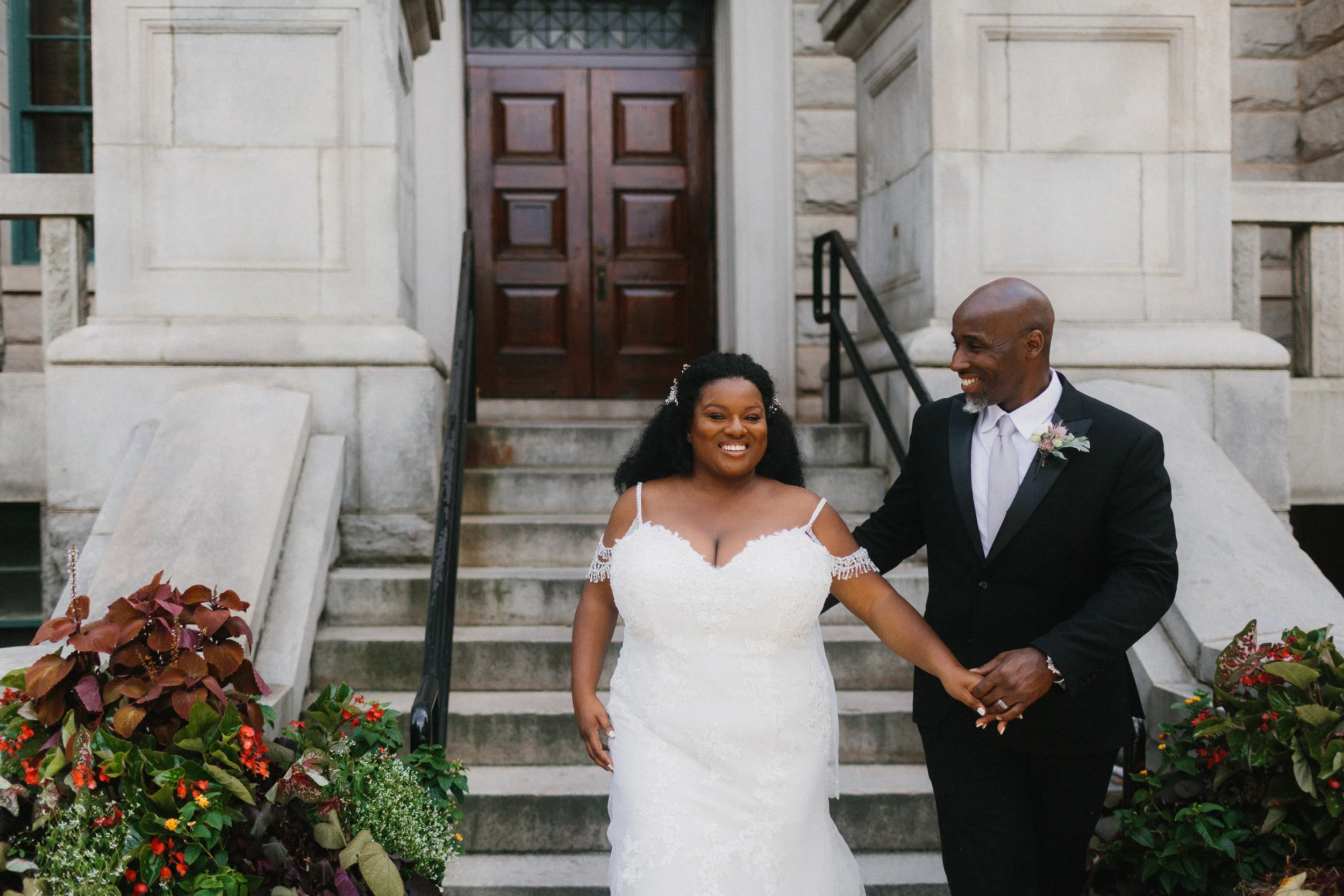 atlanta_dekalb_history_center_old_courthouse_intimate_weekday_wedding_stylish_elegant_w_midtown_1511.jpg