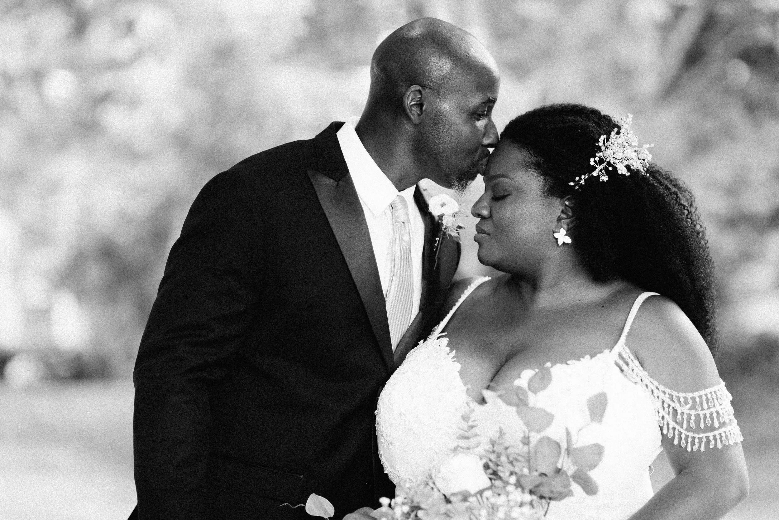atlanta_dekalb_history_center_old_courthouse_intimate_weekday_wedding_stylish_elegant_w_midtown_1519.jpg