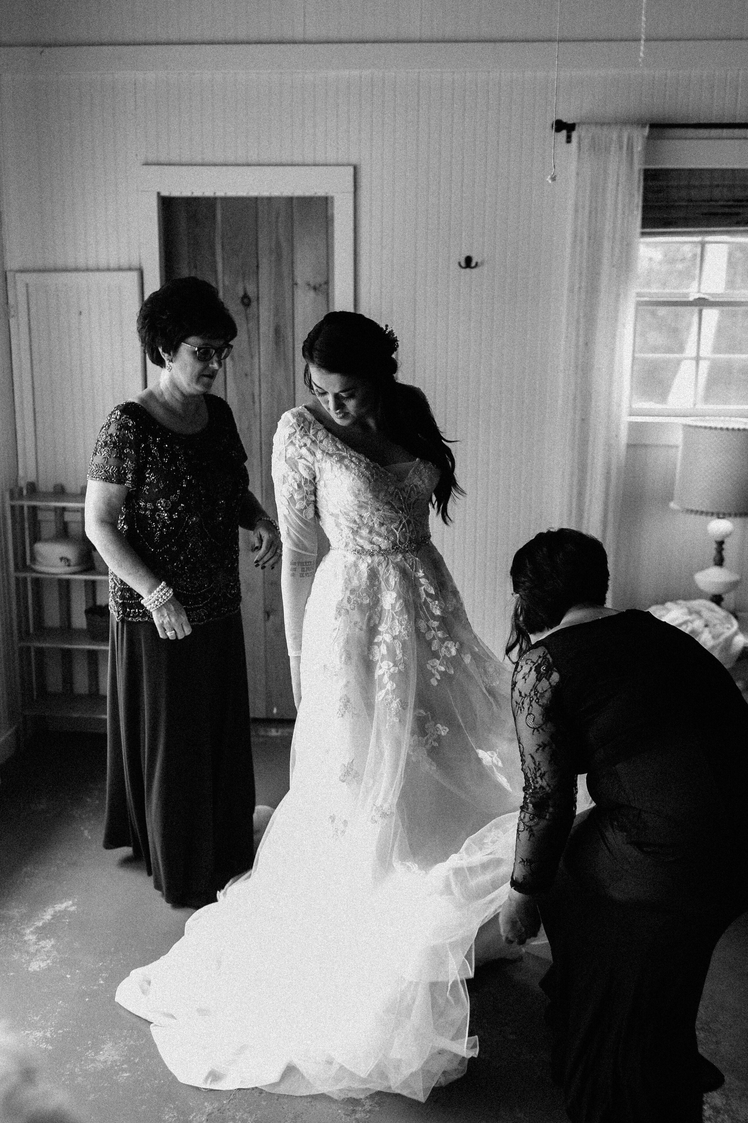 atlanta_wedding_photographers_georgia_same_sex_rustic_barn_farm_lesbian_weddings_inclusive_1102.jpg