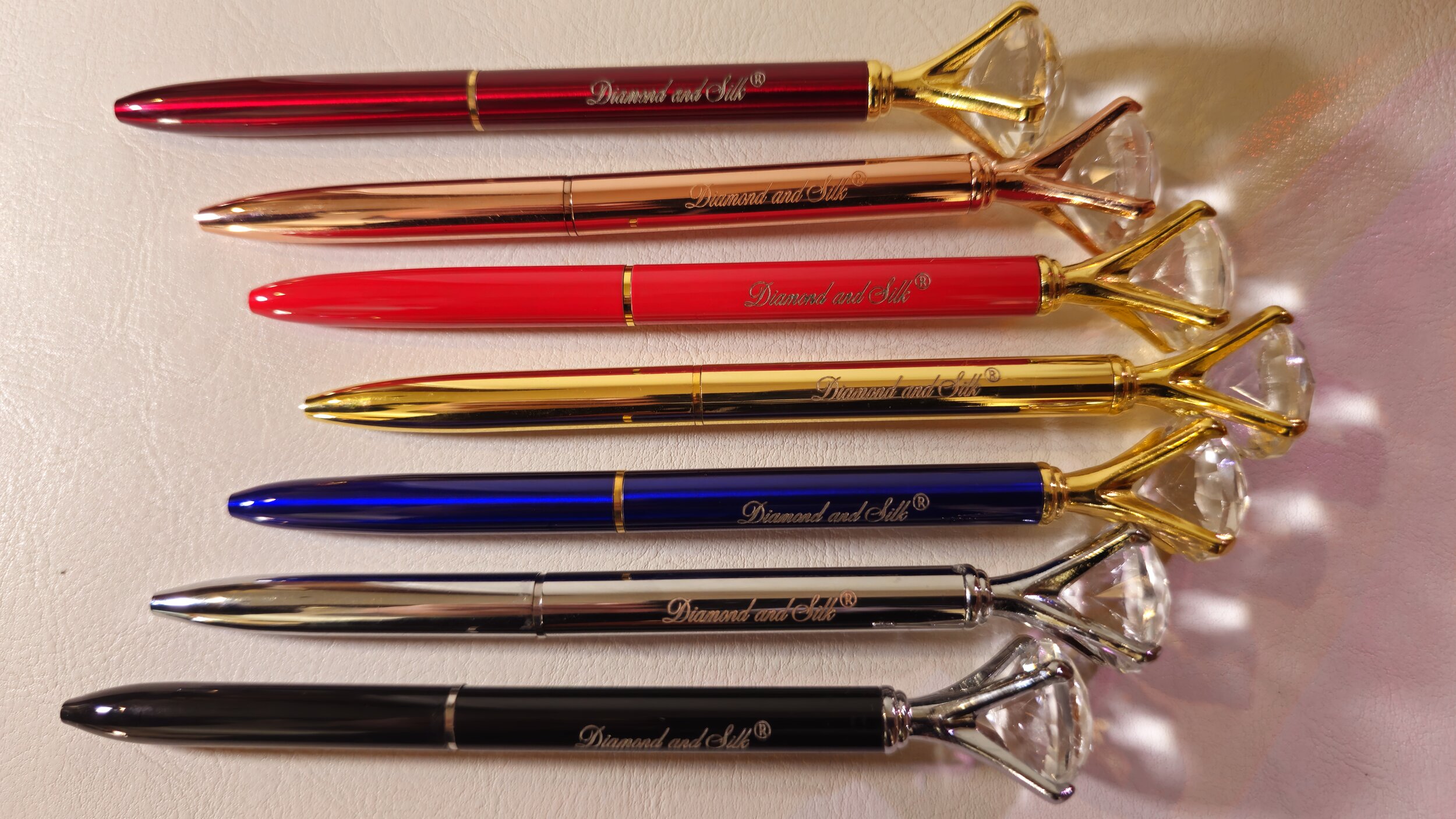 HR Solid Diamond and Silk glamour signature logo ink pen including 1 Ink Refill