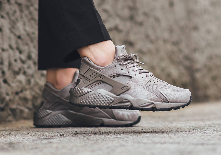 nike-air-huarache-wmns-iron-colorway-03.jpg