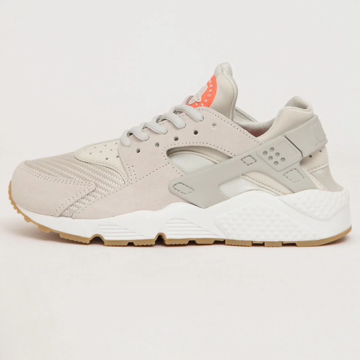 For The Ladies: Nike WMNS Air Huarache Textile "Light Bone"