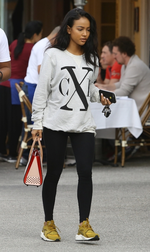 KOTD Weekend Recap Karlie Kloss Karrueche Tran Kendall Jenner x More CNK Daily ChicksNKicks