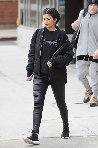 SneakHER Style February 17 2016 CNK Daily ChicksNKicks