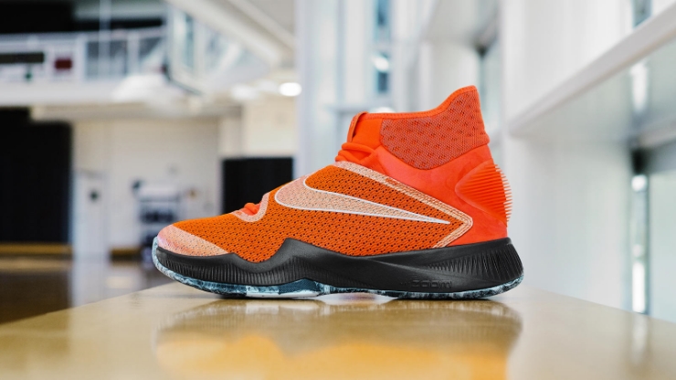 Skylar_Diggins_Hyperrev_5_hd_1600.jpg