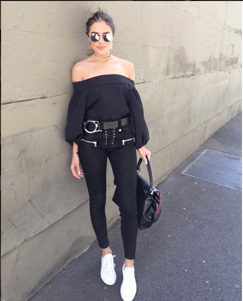 Olivia Culpo put together her sneaker style quite nicely this week, pairing Common Projects 'Achilles' Sneakers with a Tibi off-the-shoulder blouse and black skinnies. Tres chic!