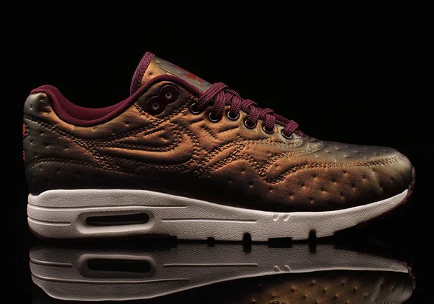 The Nike WMNS Air Max 1 Ultra Jacquard Is Covered In Pin Dots