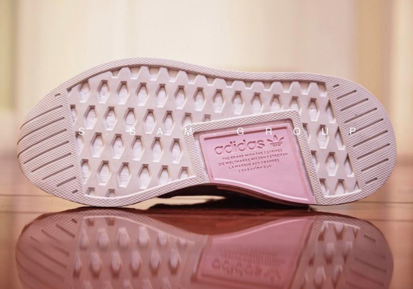 adidas-nmd-r2-pink-white-4.jpg
