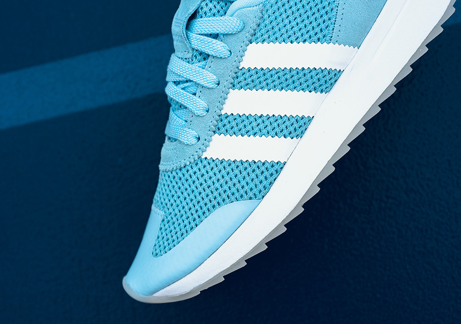 Correspondiente a asustado Embrión adidas Has Another Hit On Their Hands With This WMNS Flashback Primeknit —  CNK Daily (ChicksNKicks)