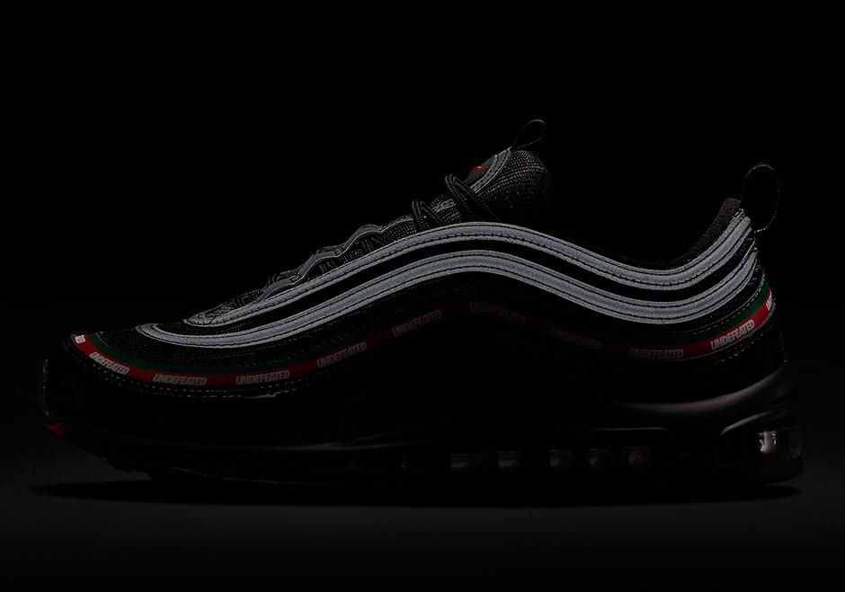 undefeated-nike-air-max-97-black-official-images-AJ1986-001-07.jpg